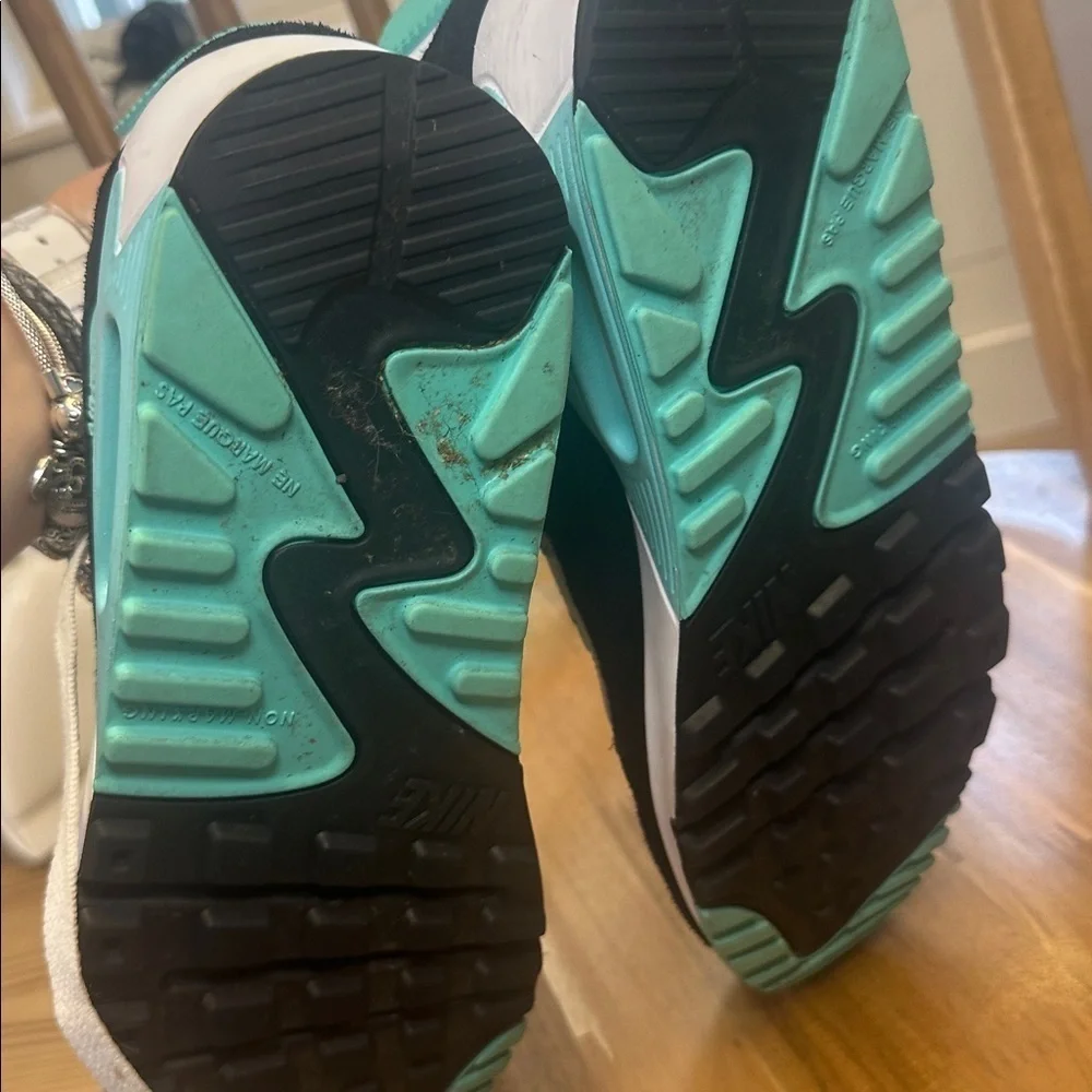 Nike Air Max Youth 6 1/2 black white aqua gray athletic shoe